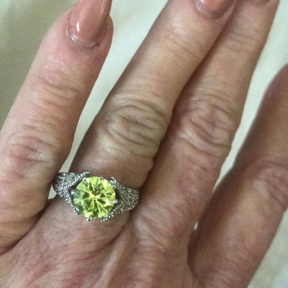 ring - Picture 2 of 4